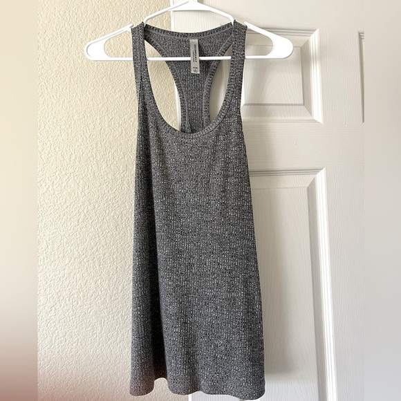 Lorna Jane Racerback tank - Picture 3 of 6